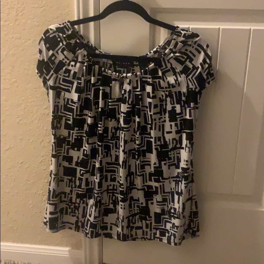 Access Liz Claiborne Co knit top perfect for work